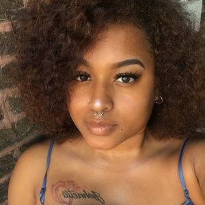 Meet your Posher, Janisha